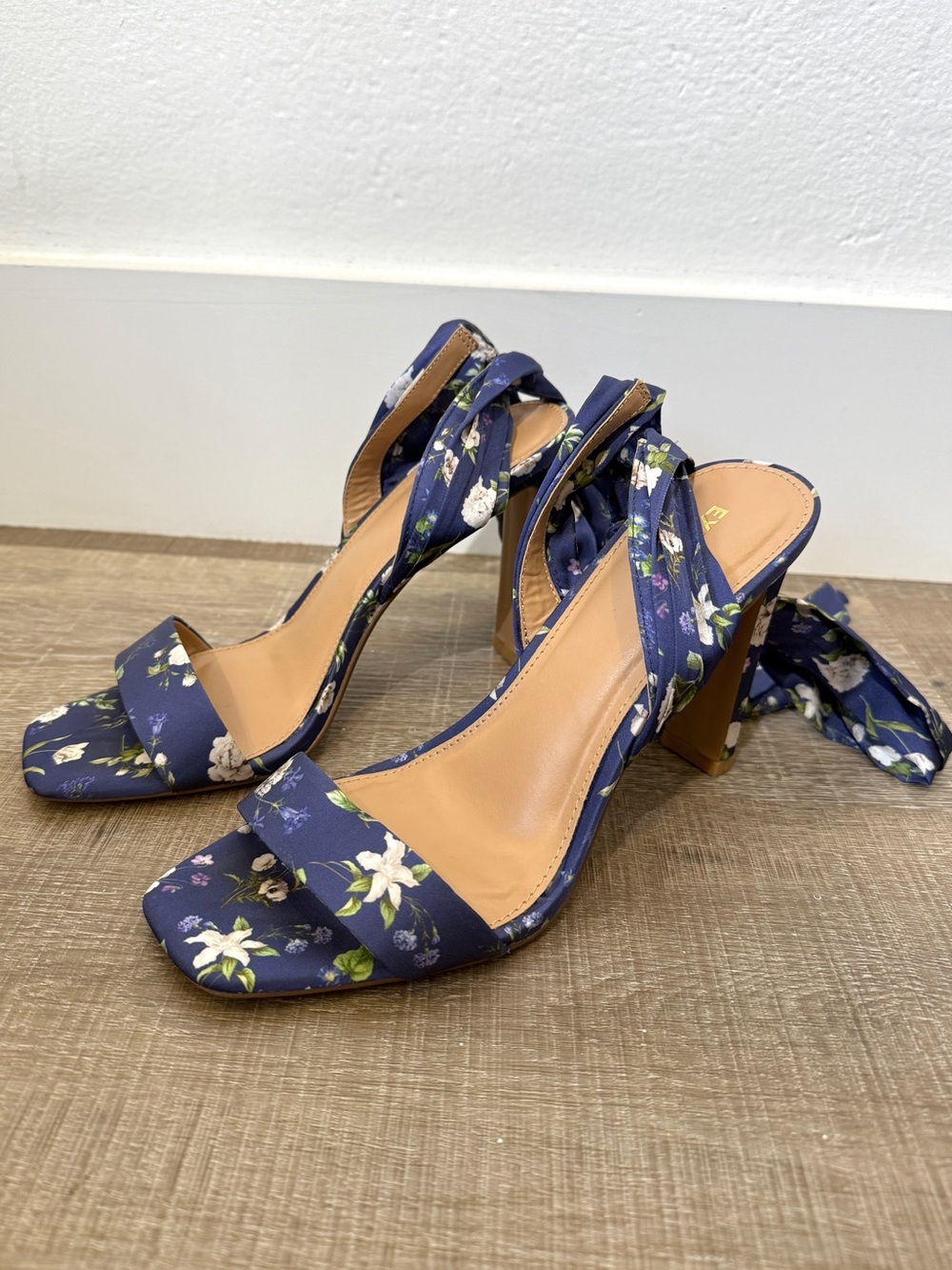 Express Floral Heels Size 8 Blue Satin Block Heel Ankle Tie Sandals Square Toe